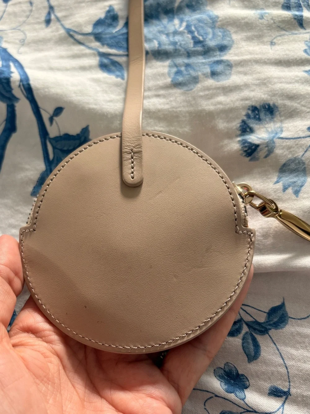 Globe-Trotter Luggage beige leather luggage tag with zip pouch